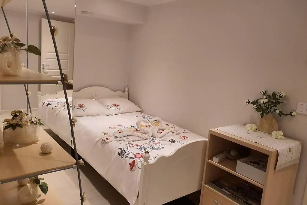 Cozy Apartment With Garden ستوكهولم