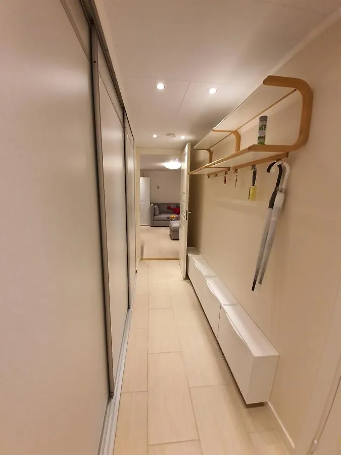 Cozy Apartment With Garden ستوكهولم