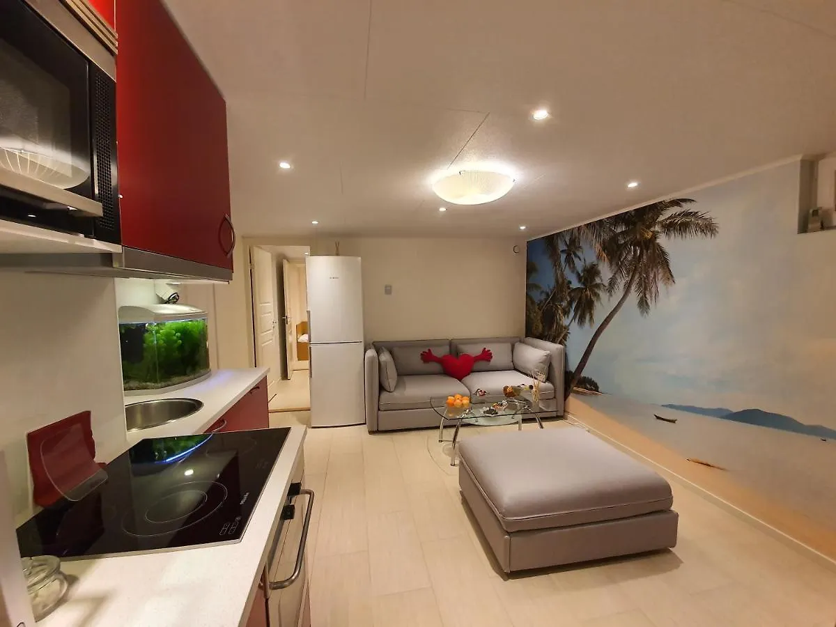 Cozy Apartment With Garden ستوكهولم