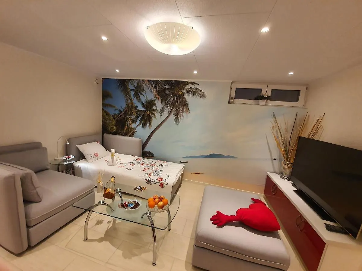 Cozy Apartment With Garden ستوكهولم